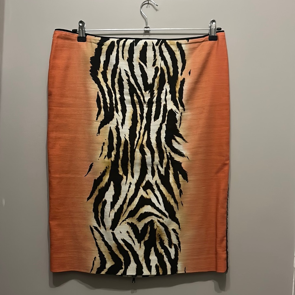 EUC Marc Cain N6 zebra coral high waist skirt w full length 2-way zipper back